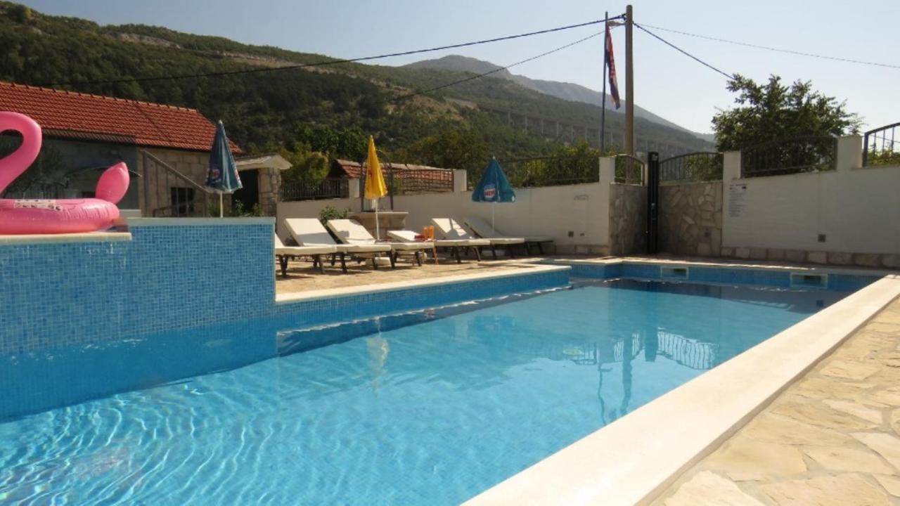 Vila Dvori Stipanovi With Heated Pool And Jacuzzi Donje Rascane Exteriér fotografie